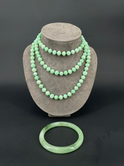 Bracelet jonc et sautoir en jadéite.