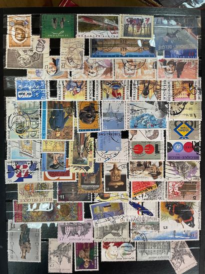 32 Albums Europe dont Suisse, Pays Bas, Espagne,...