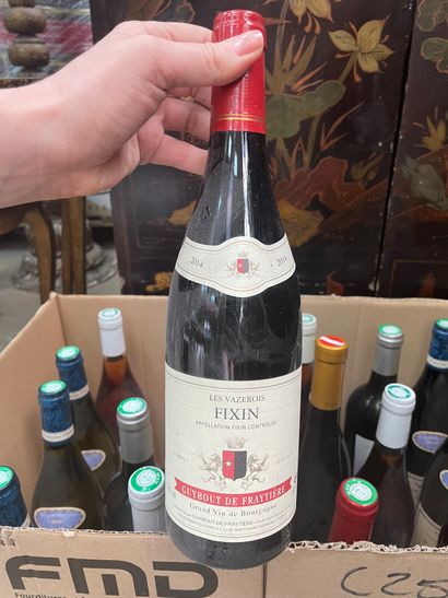 Réunion de bouteilles de vin : Pouilly Fuissé...
