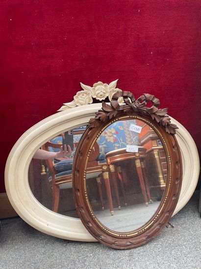 Réunion de trois miroirs courants. Accid...