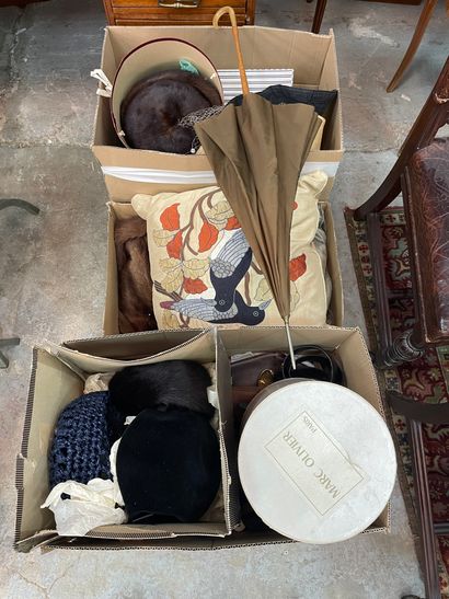 Vintage : ombrelles, toques, tissus, manteaux,...