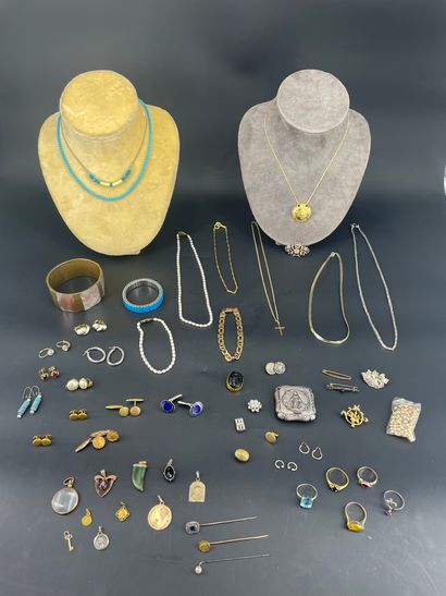Lot de bijoux fantaisie (1 sachet).