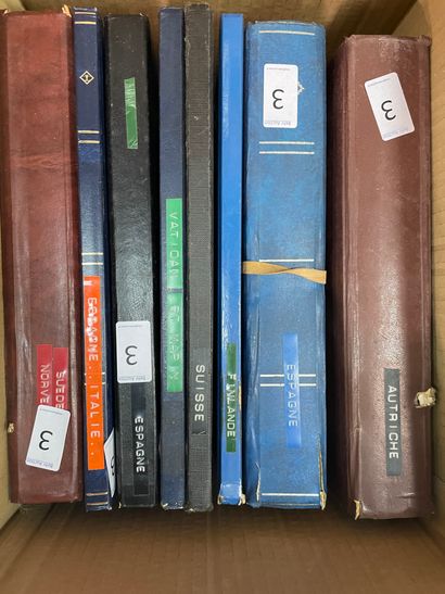 32 Albums Europe dont Suisse, Pays Bas, Espagne,...