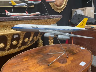 Réunion de 7 maquettes publicitaires de compagnies...