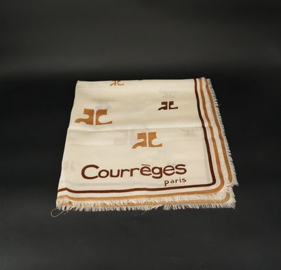 Hermès Paris : Foulard en soie modèle « Brandebourg...