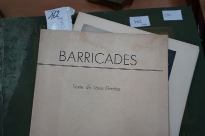 Réunion de cartes postales. On joint Barricades,...