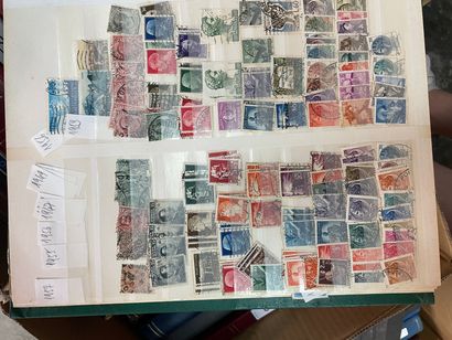 32 Albums Europe dont Suisse, Pays Bas, Espagne,...