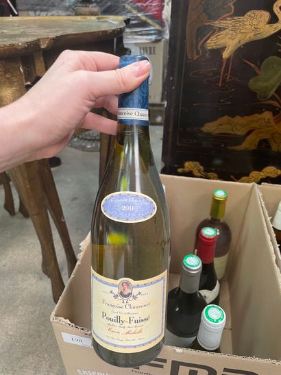 Réunion de bouteilles de vin : Pouilly Fuissé...