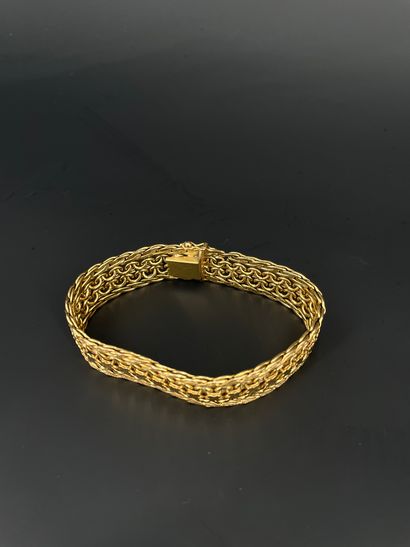 Bracelet à mailles entrelacées en or 18K...