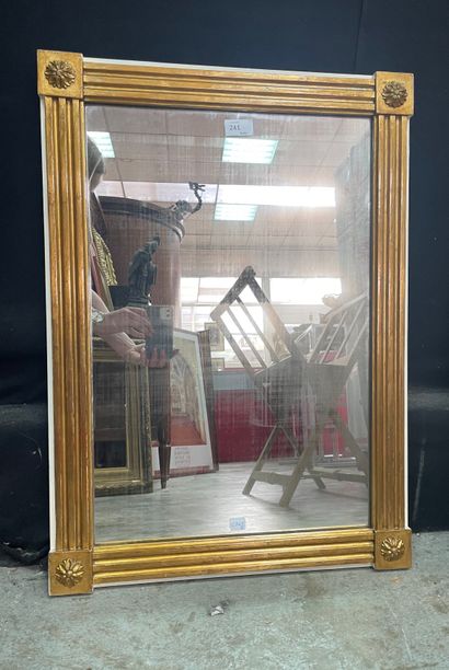 Miroir rectangulaire à cannelures en bois...