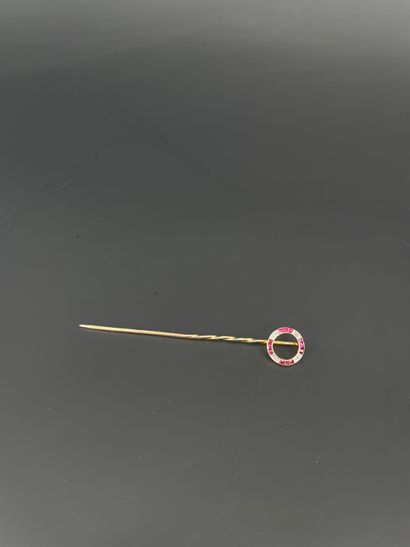 Epingle de cravate en or 18K (750 millièmes)...