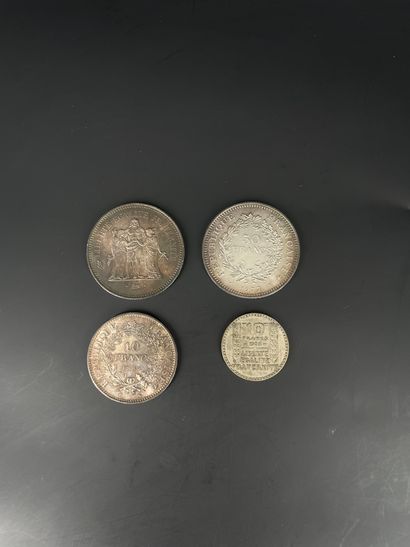 Réunion de pièces en argent : 10 francs,...