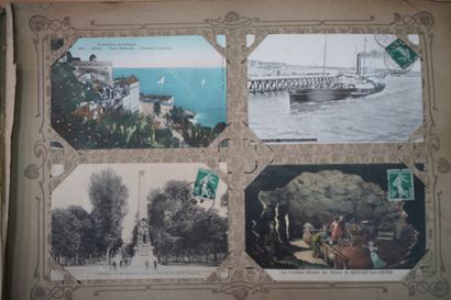 Réunion de cartes postales. On joint Barricades,...