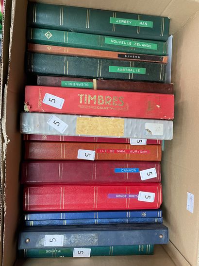 38 Albums Commonwealth dont GB, Canada, Royaume-Uni,...