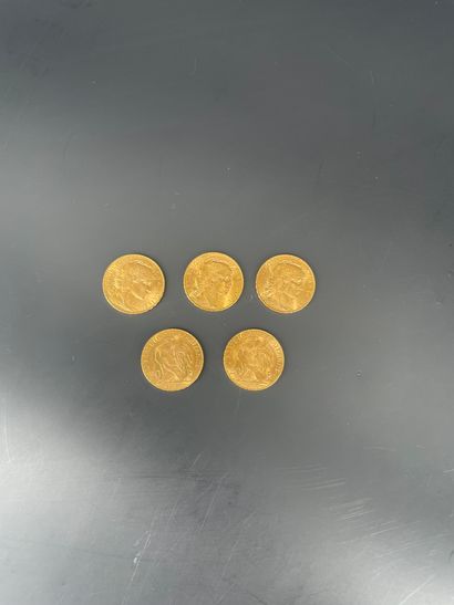 5 pièces de 20 francs or 1913. Poids : 32,3...