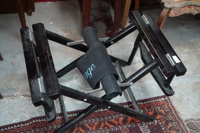 Coiffeuse en bois plaqué ornée d'un miroir...