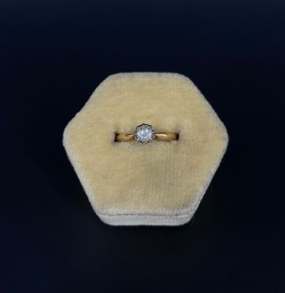 Bague en or 18K (750 millièmes) griffée d'un...
