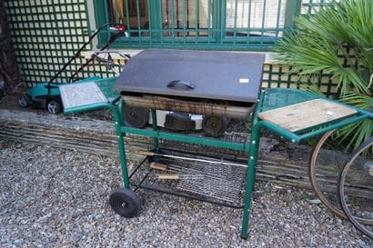 Barbecue. En l'état.