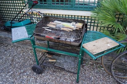 Barbecue. En l'état.