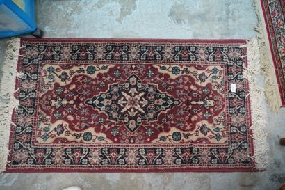 Ensemble de tapis courants. En l'état.