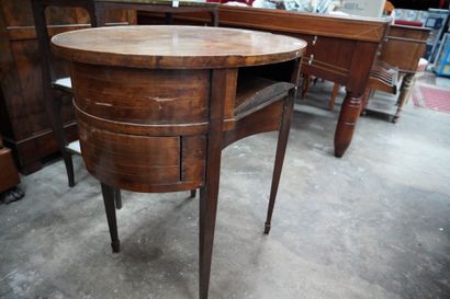 Guéridon circulaire en bois plaqué, les pieds...