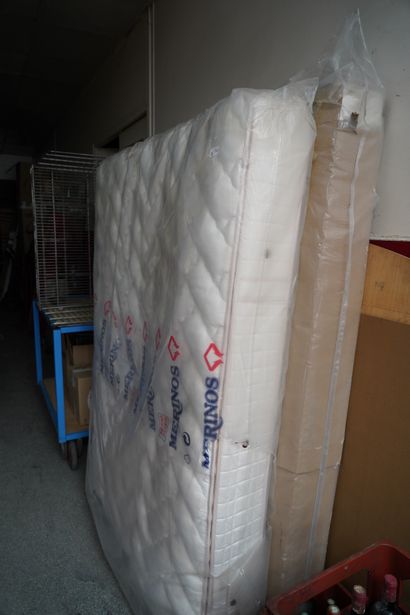 
Sommier, matelas, Merinos, sous plastiq...