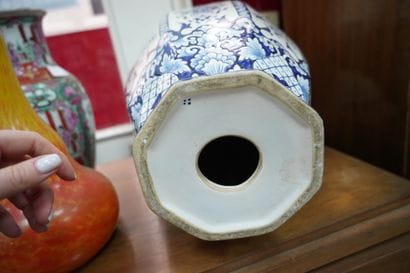 Réunion de céramiques asiatiques, vases montés...