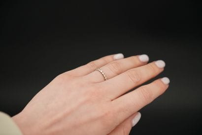 Alliance américaine en or gris 18K (750),...