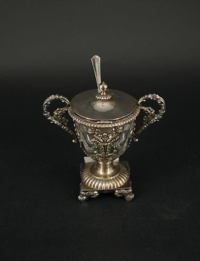 Moutardier, monture en argent, poinçons des...