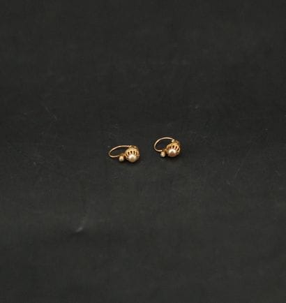 Paire de boucles d'oreilles en or jaune 18K...