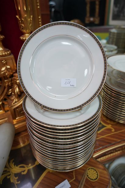 Deux parties de service en porcelaine de...
