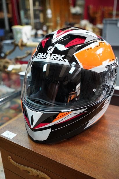 SHARK, Casque de moto.