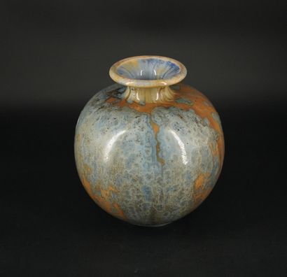 MOUGIN NANCY, vase boule en céramique émaillée....
