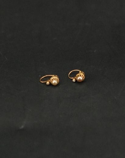 Paire de boucles d'oreilles en or jaune 18K...