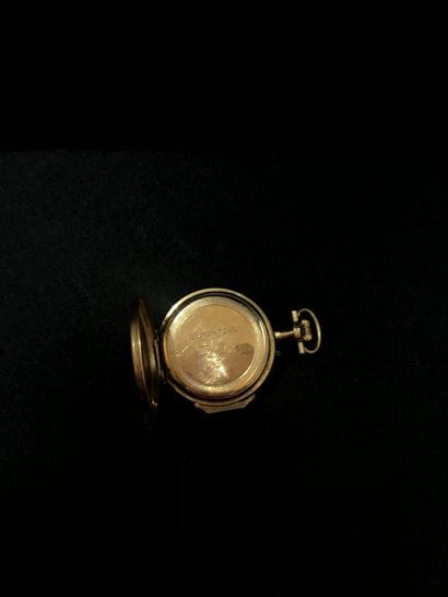 Montre de col, or 18k (750), la cuvette également...