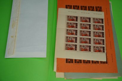 Réunion de planches de timbres dont Afrique...