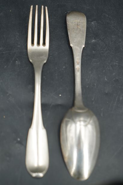 Réunion de fourchettes et cuillères en argent....