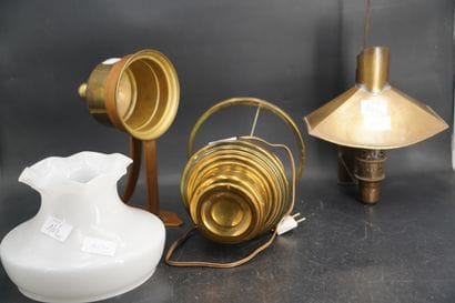 Ensemble d'appliques et luminaire en métal...