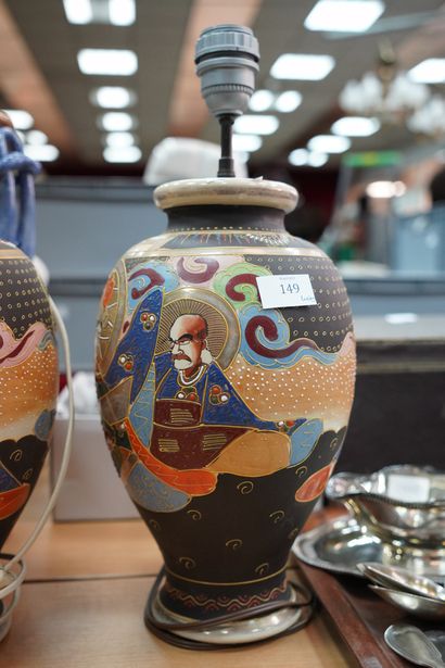 Paire de vase dans le goût de Satsuma, montés...