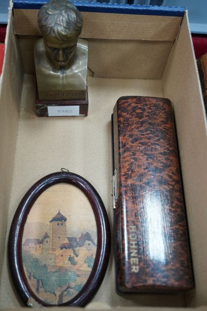 Harmonica HOHNER ; buste de Napoléon, fondeur...