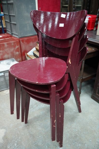 Suite de quatre chaises dans le goût scandinave...