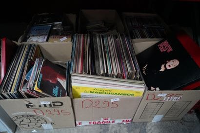 Réunion de vinyles, CD et DVD dont : Edith...