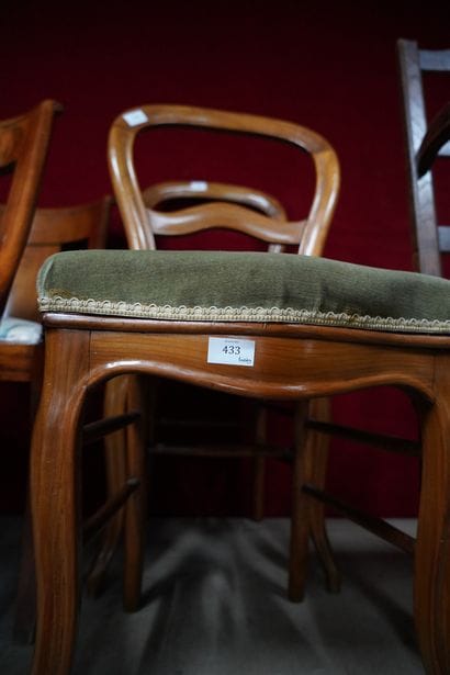 Paire de chaises de style Louis XV en bois...