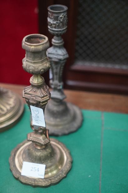 Paire de flambeaux en bronze, de forme balustre,...