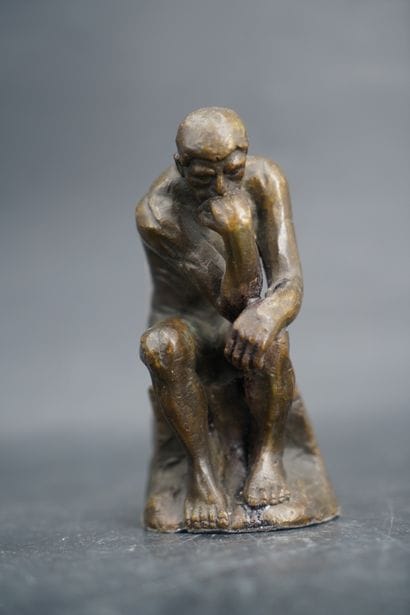D'après Rodin, Le penseur, sujet en bronze...