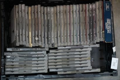 Réunion de CD, deux caisses, en l'état.