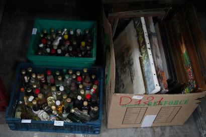 Réunion de mignonettes et pièces encadrées....