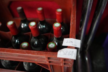 7 bouteilles, Château Milon, 1988, en l'état....