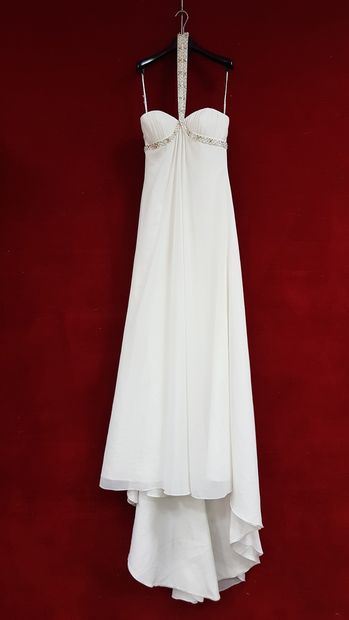 Réunion de huit robes et jupes de mariée...