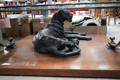 Table basse de forme carrée, le plateau de...